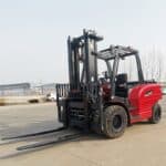 7-Ton Electric Forklift thumbnail 3